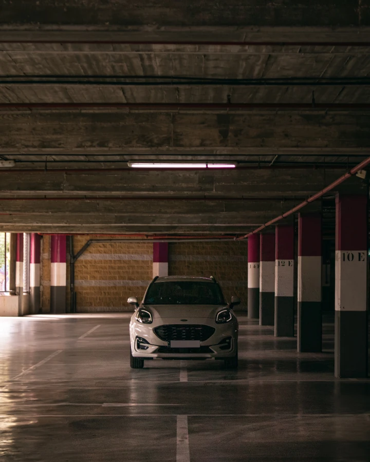 Ford Puma mk2 in a parking garage